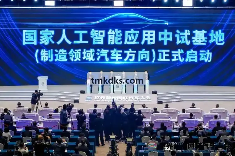现代极简步入式衣帽间设计模型